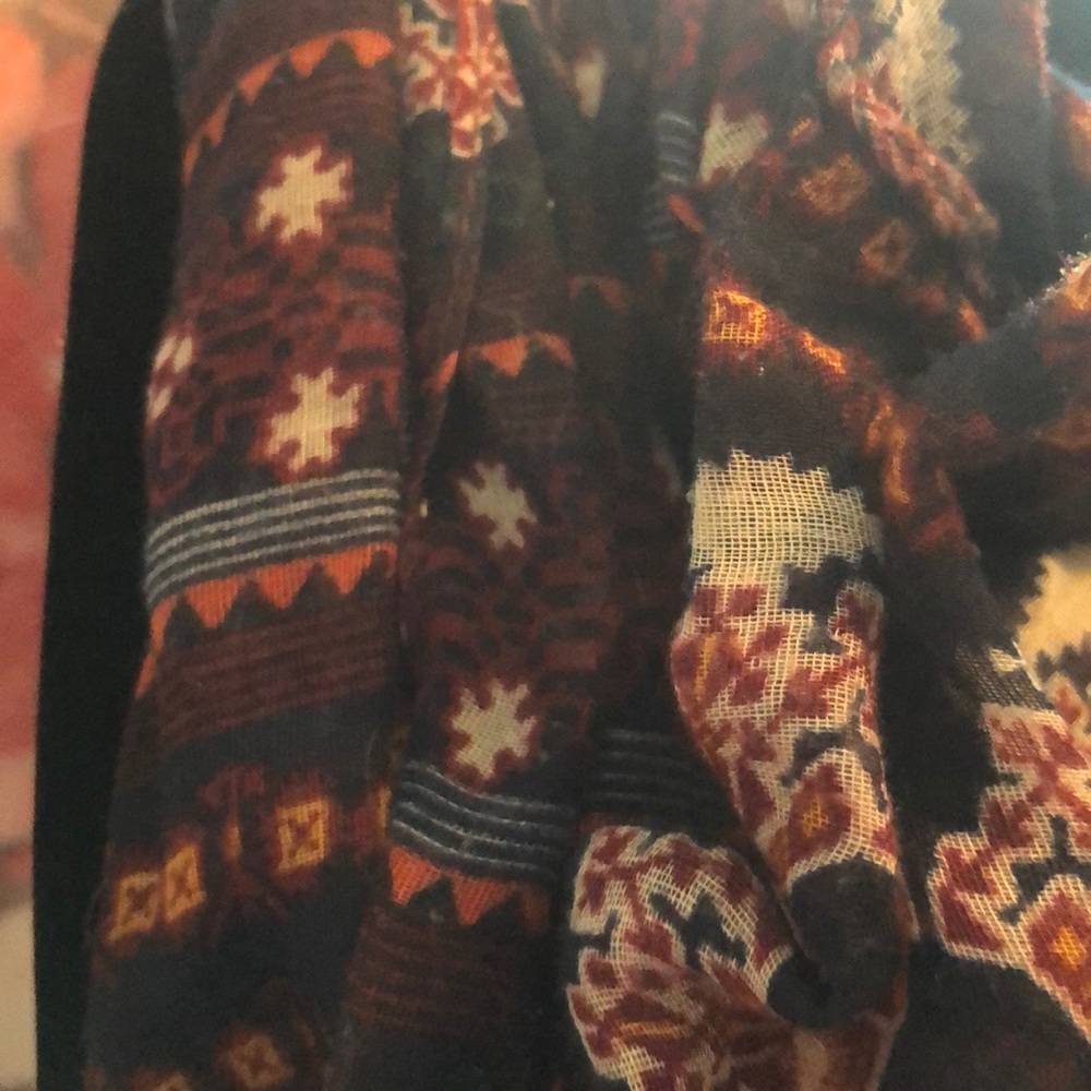 Patterned Infinity Scarf - Picture 3 of 3